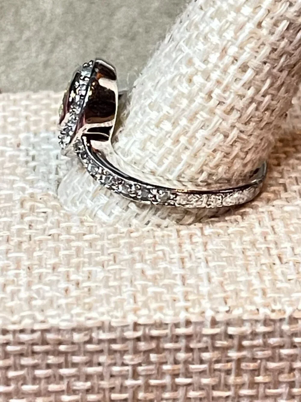 Vintage Y2K EDCO Silver Tone Simulated Peridot & White Crystal Swirl ByPass Ring